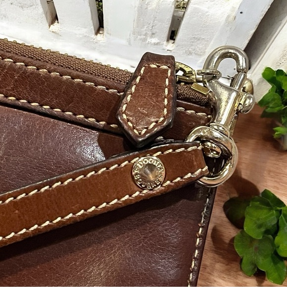 LOW STARTDooney & Bourke Brown Leather Wristlet | Gold Hardware | Paisley Lining - Picture 6 of 11